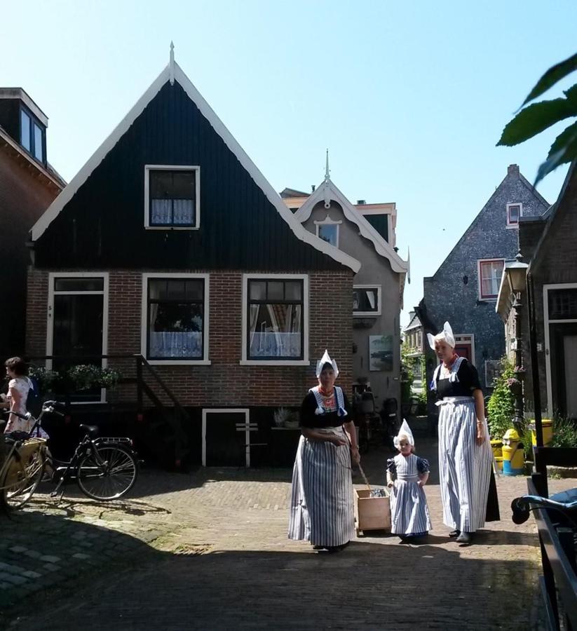 Family Fisherman'S House Volendam Bagian luar foto